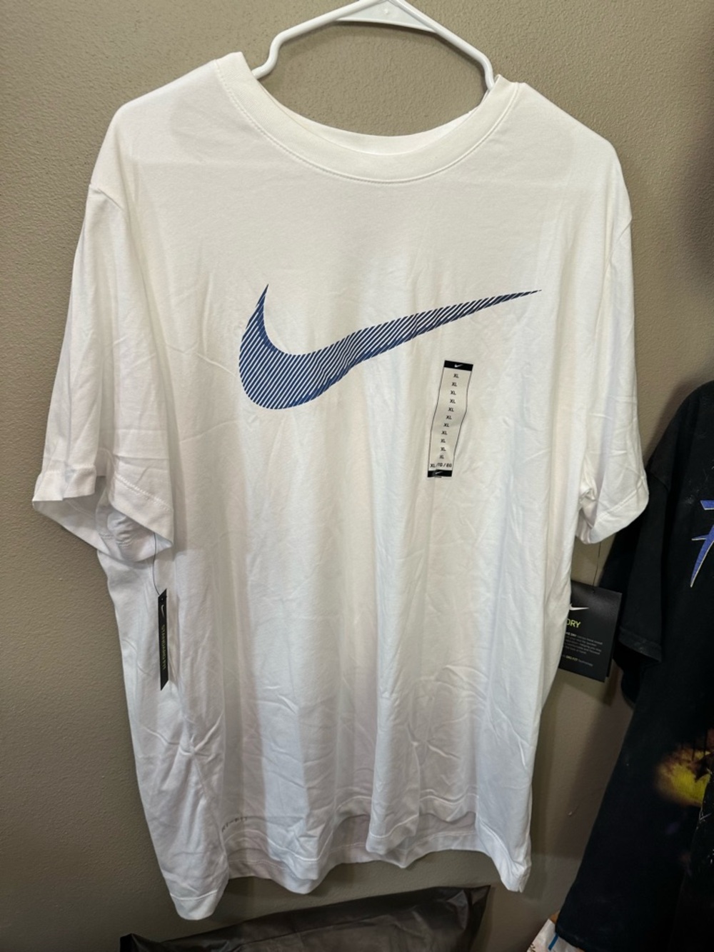 Nike Men's Dri-FIT Training Swoosh T-Shirt XL AR5968